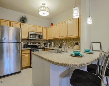14950 W Mountain View Boulevard - Photo Thumbnail 4