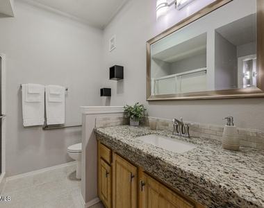 14950 W Mountain View Boulevard - Photo Thumbnail 12