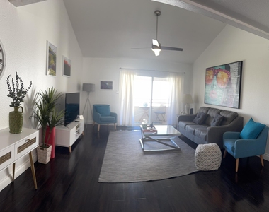 7350 N Via Paseo Del Sur -- - Photo Thumbnail 2