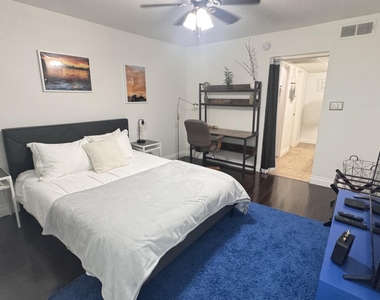 7350 N Via Paseo Del Sur -- - Photo Thumbnail 10