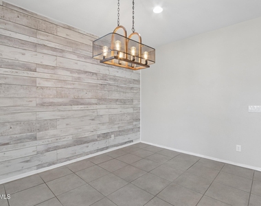 17766 W Granite View Drive - Photo Thumbnail 10