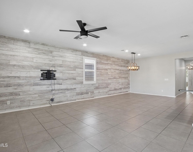 17766 W Granite View Drive - Photo Thumbnail 13