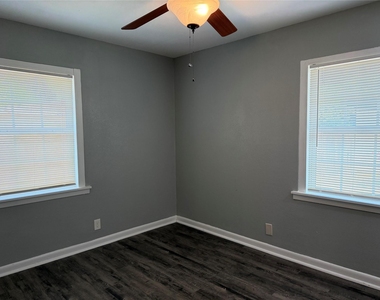 2504 Normont Circle - Photo Thumbnail 16