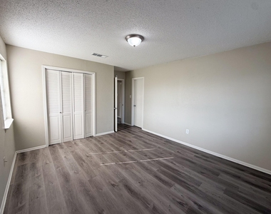 101 W Latimer Street - Photo Thumbnail 16