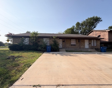 101 W Latimer Street - Photo Thumbnail 1