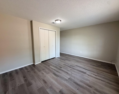 101 W Latimer Street - Photo Thumbnail 8