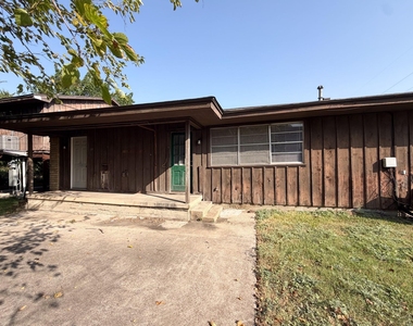 101 W Latimer Street - Photo Thumbnail 18