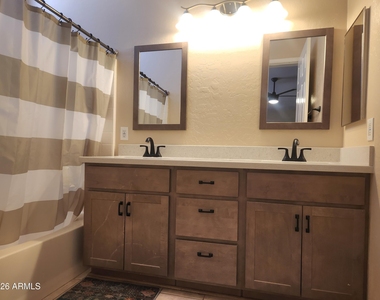 5511 S 15th Way - Photo Thumbnail 10