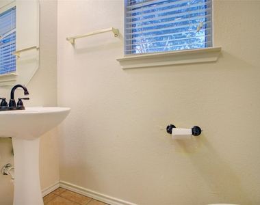 3507 Tamarack Drive - Photo Thumbnail 12