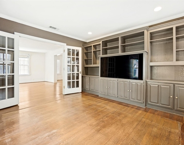 4504 Livingston Avenue - Photo Thumbnail 5