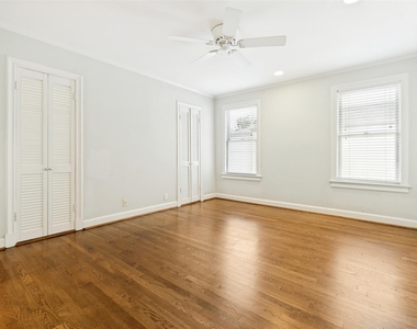 4504 Livingston Avenue - Photo Thumbnail 12