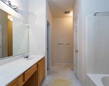 1305 Auburn Drive - Photo Thumbnail 13