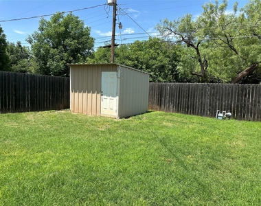 2518 S 38th Street - Photo Thumbnail 20