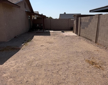 5232 W Mauna Loa Lane - Photo Thumbnail 9