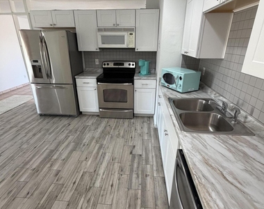 5232 W Mauna Loa Lane - Photo Thumbnail 4