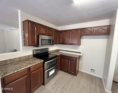 42406 W Sunland Drive - Photo Thumbnail 22