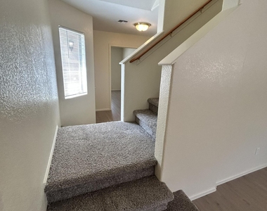 42406 W Sunland Drive - Photo Thumbnail 25