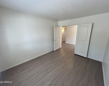 42406 W Sunland Drive - Photo Thumbnail 6