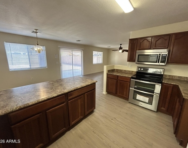 42406 W Sunland Drive - Photo Thumbnail 21
