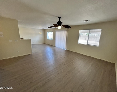 42406 W Sunland Drive - Photo Thumbnail 12