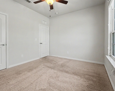 2348 Candler Club Way - Photo Thumbnail 9