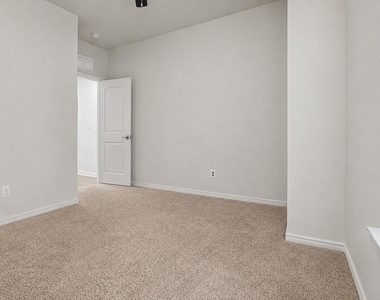 2348 Candler Club Way - Photo Thumbnail 12