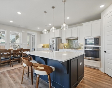 3003 Wind Knot Way - Photo Thumbnail 6