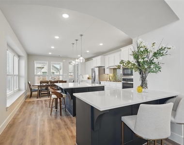 3003 Wind Knot Way - Photo Thumbnail 4
