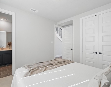 3003 Wind Knot Way - Photo Thumbnail 29