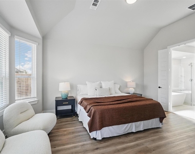3003 Wind Knot Way - Photo Thumbnail 17