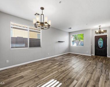 7268 E Whispering Wind Drive - Photo Thumbnail 2