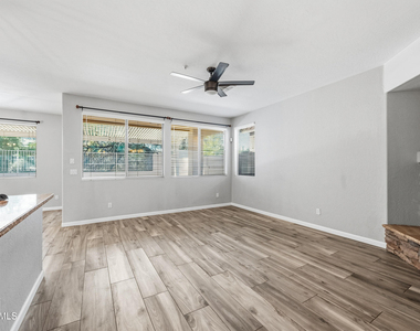 7268 E Whispering Wind Drive - Photo Thumbnail 5