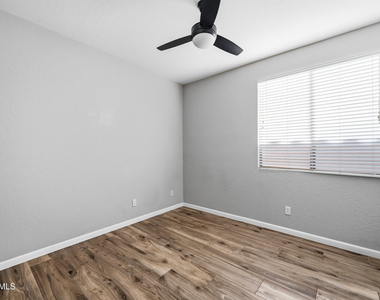 7268 E Whispering Wind Drive - Photo Thumbnail 21