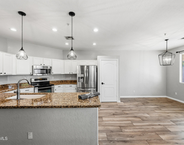 7268 E Whispering Wind Drive - Photo Thumbnail 8