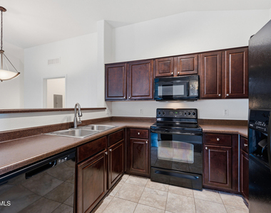 17150 N 23rd Street - Photo Thumbnail 5