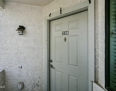 3065 N 67th Avenue - Photo Thumbnail 1