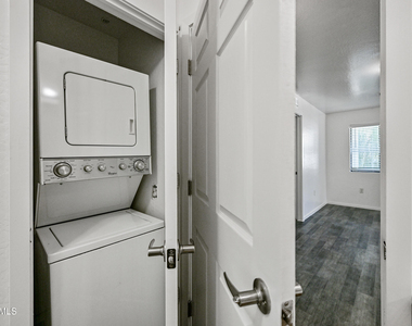 3065 N 67th Avenue - Photo Thumbnail 17