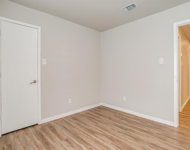 5947 Chimney Wood Circle - Photo Thumbnail 19