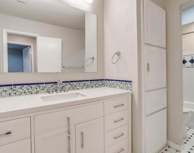 5947 Chimney Wood Circle - Photo Thumbnail 20