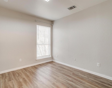5947 Chimney Wood Circle - Photo Thumbnail 17