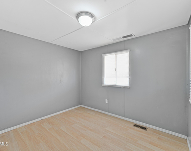 2055 W Gregory Street - Photo Thumbnail 8
