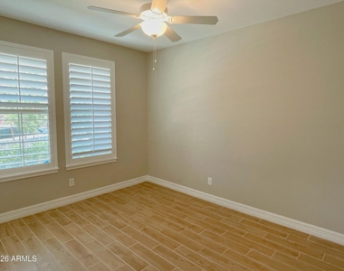 13648 N 144th Drive - Photo Thumbnail 22