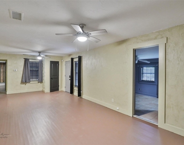 609 Sunset Drive - Photo Thumbnail 14