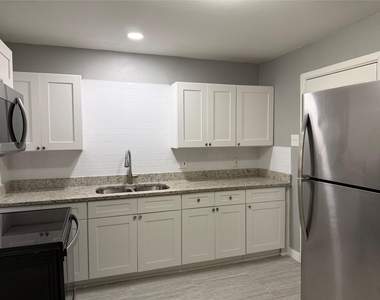 2502 Normont Circle - Photo Thumbnail 5