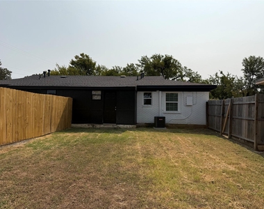 2502 Normont Circle - Photo Thumbnail 18