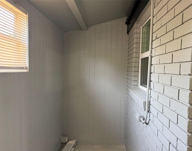 2502 Normont Circle - Photo Thumbnail 16