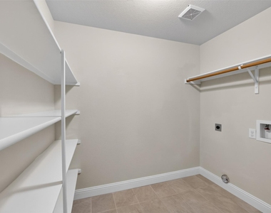 2215 Splendor Court - Photo Thumbnail 22