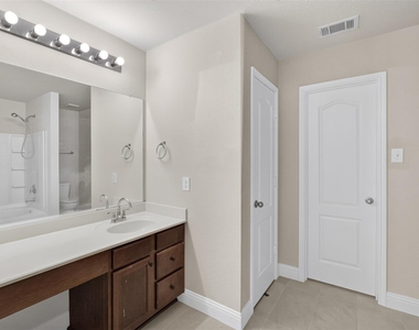 2215 Splendor Court - Photo Thumbnail 19