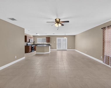 2215 Splendor Court - Photo Thumbnail 7