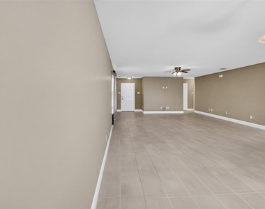 2215 Splendor Court - Photo Thumbnail 2